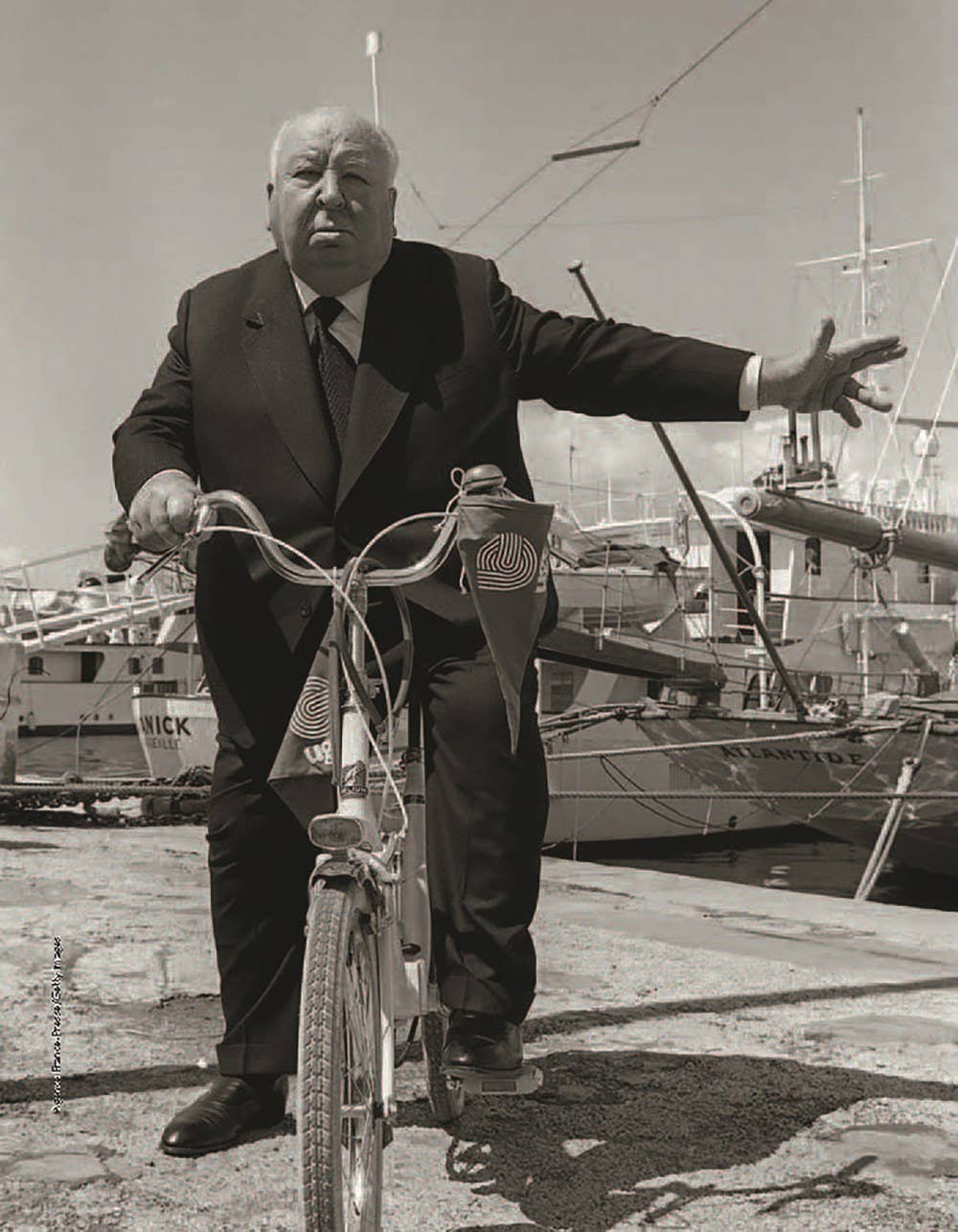 Gibbs Smith - Hollywood Rides a Bike