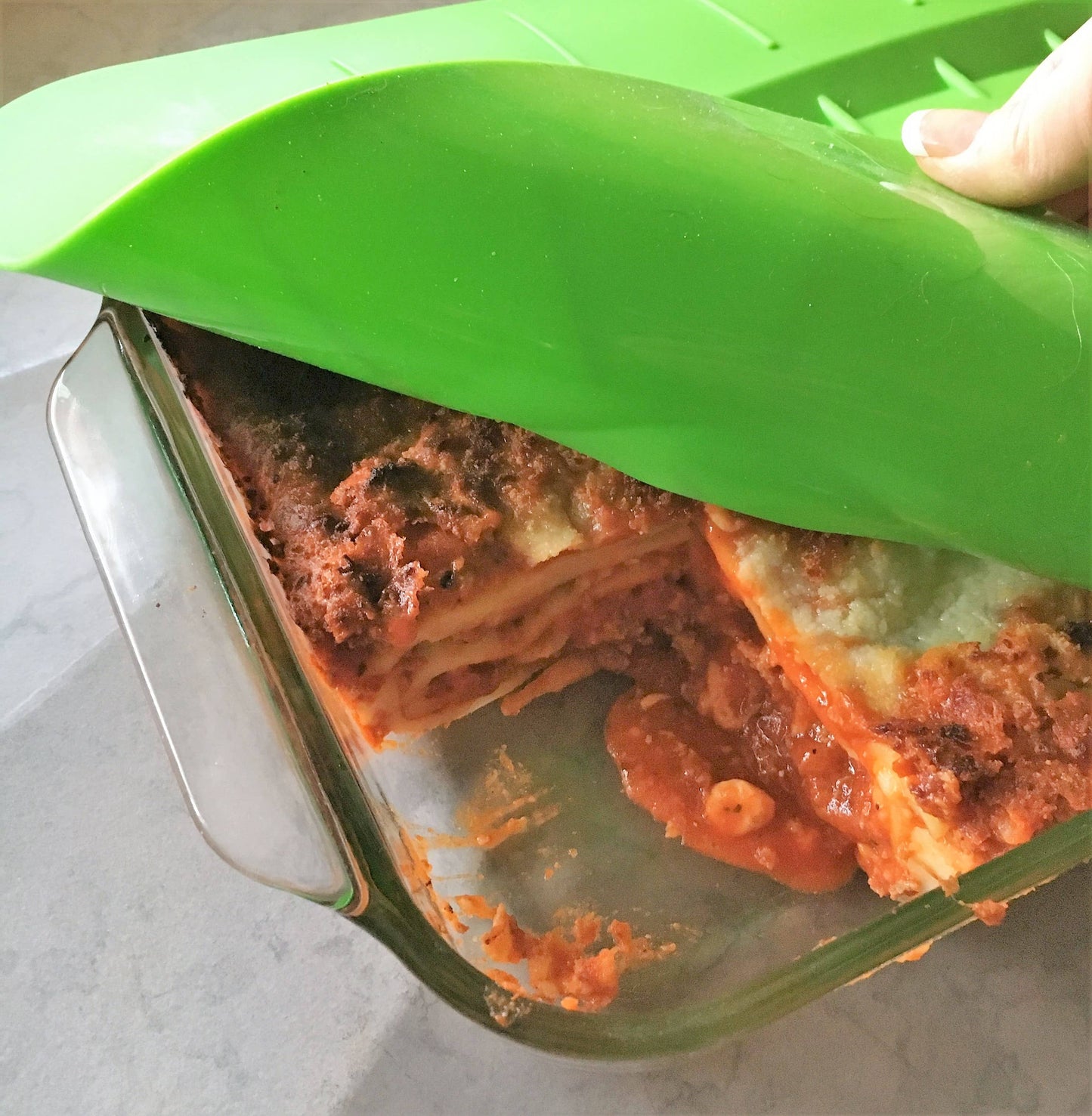 Lemon Poppy Inc. - Casserole Suction Lid